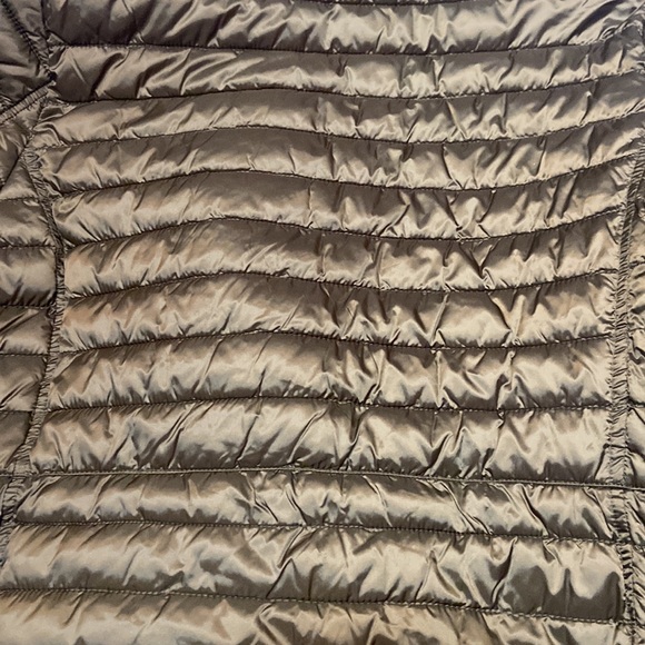 NWT BADGLEY MISCHKA Size XS Light Weight Packable Puffer Jacket Olive - Picture 11 of 13